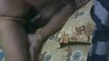 आदमी एक एथलीट से मिला और खुद हिंदी में सेक्सी पिक्चर मूवी को लाया