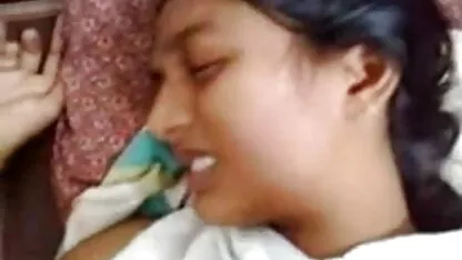 एथेना सुख कैफे व्यवस्थापक दो ग्राहकों की सेवा करता सेक्सी मूवी वीडियो में सेक्सी है