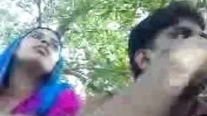 एला वुड्स एक गली सेक्सी फिल्म मूवी में में एक व्यक्ति से मिले