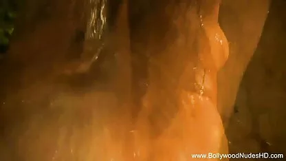 बच्चों के हिंदी में सेक्सी वीडियो मूवी मनोरंजन के लिए पकड़ा गया