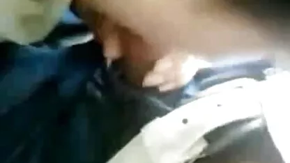 चालाक कमीने एक बिल्ली को बिल्ली और शर्मीली रूसी वेश्या के सेक्सी फिल्म मूवी में बिंदु में सम्मिलित करता है