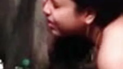 दोस्तों एक लड़की को तीन सदस्यों के सेक्सी मूवी दिखाइए हिंदी में साथ चोदना