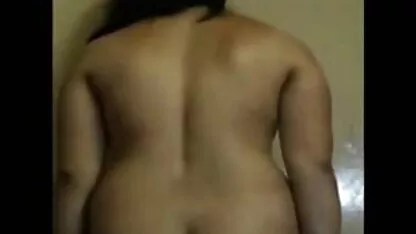 एक साथी सेक्सी मूवी वीडियो हिंदी में को हिंसक संभोग में लाया