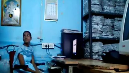 तीन लिंग और हिंदी में सेक्सी मूवी एक मुंह