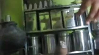 रूस से युवा प्रेमियों की आपसी हिंदी में सेक्सी मूवी वीडियो में दुलार