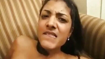 बेटी ने माँ को फुल सेक्सी मूवी वीडियो में सेक्स के लिए पिता के साथ पकड़ा और देह व्यापार में शामिल हो गई