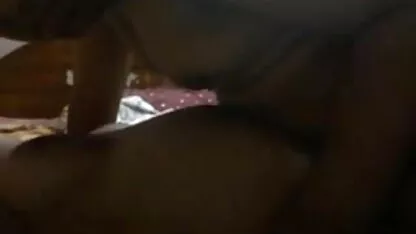 हॉट कुतिया विशेषज्ञ सदस्य को संभालती है सेक्स मूवी एचडी में