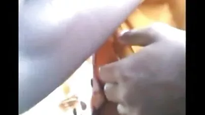 एक कंडोम के साथ हिंदी सेक्सी मूवी वीडियो में गुदा में