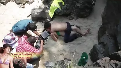 एक टैटू के साथ श्यामला खुद को संभोग करने के हिंदी में फुल सेक्सी मूवी लिए लाता है
