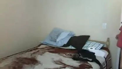 भाई की जलती हुई औरत सेक्सी वीडियो हिंदी मूवी में गंजे दोस्त का शिकार करती है