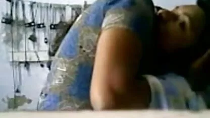 संतुष्ट होने की स्पष्ट इच्छा के साथ हिंदी में सेक्सी वीडियो फुल मूवी समलैंगिकों