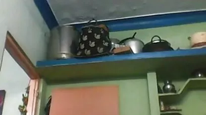 पत्थर की दीवार से, एक आदमी ने एक गोरा को गड़बड़ कर दिया हिंदी में सेक्सी फिल्म मूवी
