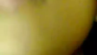 विशाल स्तन वाले चंचल अमेरिकी ने एक लड़के हिंदी फिल्म सेक्सी एचडी में को बेडरूम में खींच लिया
