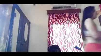 बालकनी की परेशानी से मुक्त सेक्सी हिंदी मूवी में पड़ोसी पर गड़बड़