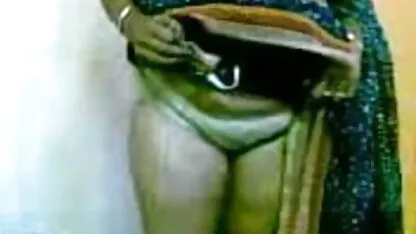 बेबी अपनी चूत बहुत खुलकर खेलती सेक्सी वीडियो हिंदी में मूवी है