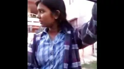 उस आदमी ने सड़क हिंदी में सेक्सी पिक्चर मूवी पर बछिया को उतार दिया और उसे पेड़ से बांध दिया