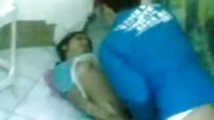लड़का लड़की को मसाज देता है सेक्सी मूवी एचडी हिंदी में