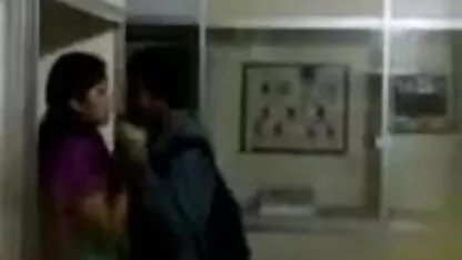एस्कॉर्ट सर्विस से लड़का संतुष्ट हिंदी में सेक्सी मूवी फिल्म हो सकता है