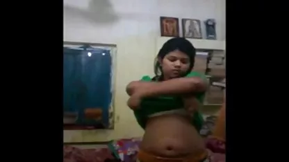 एक ठेठ स्वीडिश हिंदी सेक्सी मूवी वीडियो में परिवार सुबह