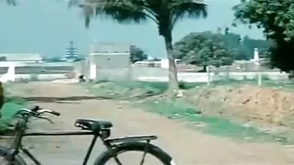 बिस्तर में सेक्सी मूवी वीडियो में सेक्सी टटोलना