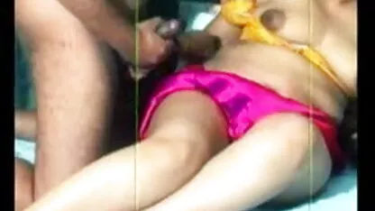 जंगली दाढ़ी वाले सेक्स मूवी एचडी में आदमी ने जंगली सेक्स के साथ अबेला डेंजर की चूत को सूंघा