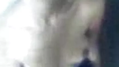 गोरा ने एक दोस्त पर हावी होने की सेक्सी मूवी फिल्म हिंदी में कोशिश की