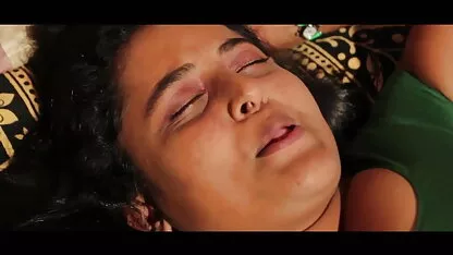 सेक्सी लड़की जेनिफर, Xander को शांत हिंदी में फुल सेक्सी फिल्म करने का एक तरीका ढूंढती है