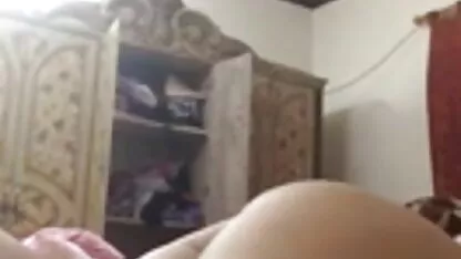 एक सेक्सी श्यामला के पैरों पर सेक्सी वीडियो हिंदी में मूवी कमशॉट