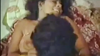 हॉट गर्ल सेक्सी वीडियो हिंदी में मूवी अपने सफेद गधे का व्यापार करती है
