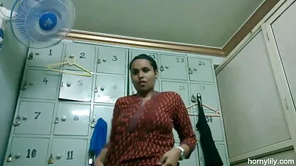 पुलिस हवलदार एंटोनिया डिओना एक अंडरकवर स्ट्रिप क्लब में काम करती फुल सेक्सी मूवी हिंदी में है