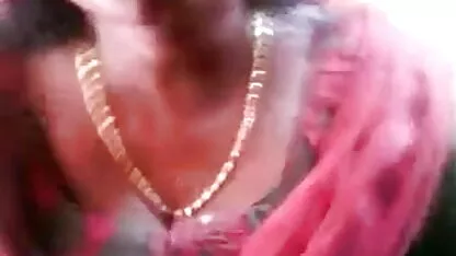 वह अपने शरीर से प्यार सेक्सी मूवी सेक्सी मूवी हिंदी में करती है