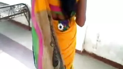 निप्पल को दो हिंदी में सेक्सी मूवी वीडियो में बार चोदा