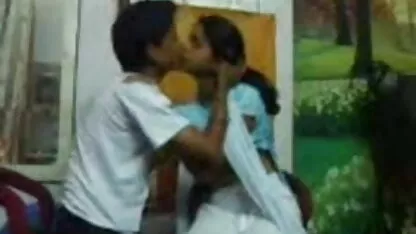 रूसी हिंदी में फुल सेक्सी फिल्म अश्लील तिकड़ी
