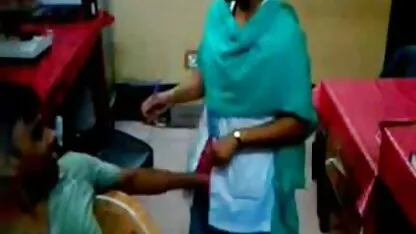 मैकेनिक ने दो पतला ब्रुनेट्स की कार्यशाला सेक्सी मूवी फुल एचडी हिंदी में में गड़बड़ किया