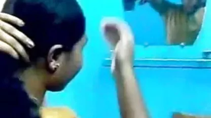 लगभग गंजा महिला निकोल किसी और के प्रेमी के सामने अपने पैर मूवी सेक्सी फिल्म वीडियो में फैलाती है