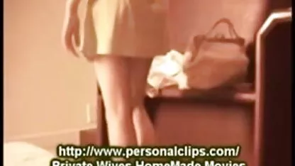 गुलाबी बालों के साथ सेक्सी लड़की उसकी टोपी सेक्सी में हिंदी मूवी के साथ शरारती है